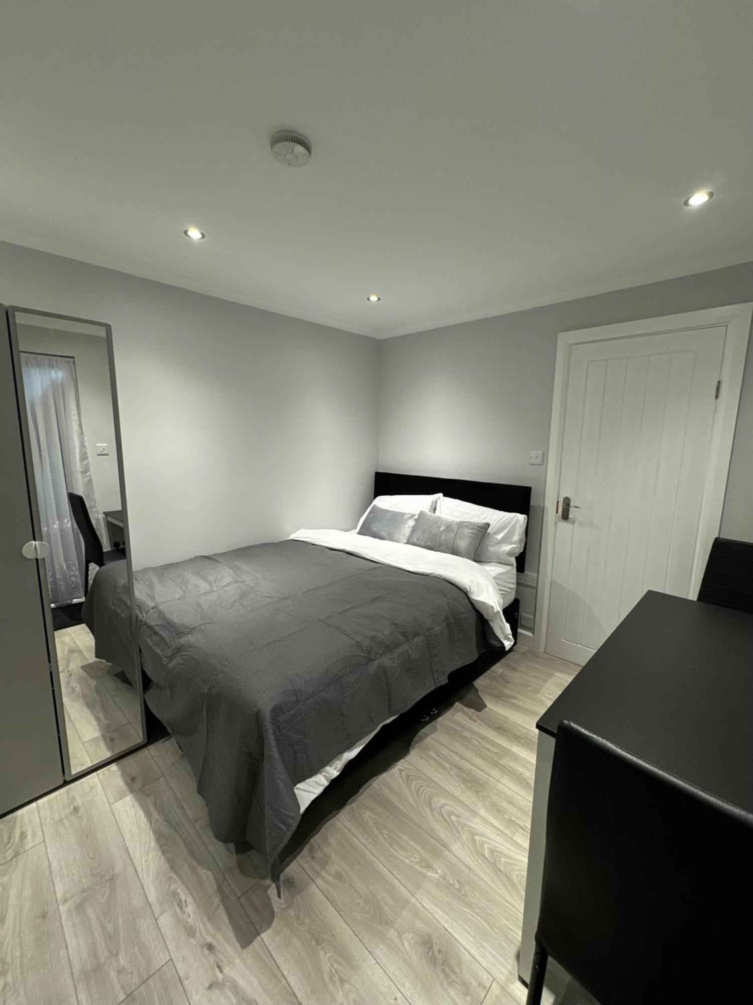 Cozy Cabin London Bagian luar foto